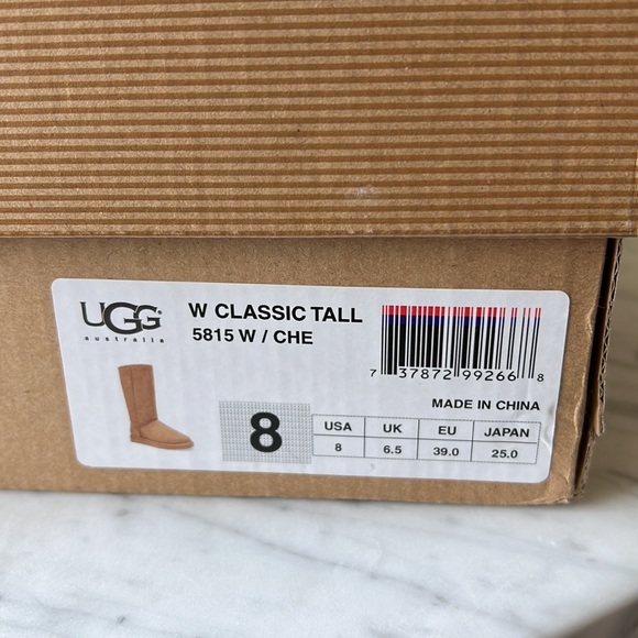 UGG classic tall boots - Picture 5 of 8